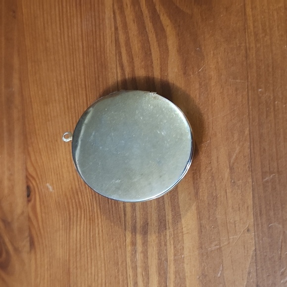 VINTAGE Gold Filled Filigree Cameo Locket - Picture 3 of 5